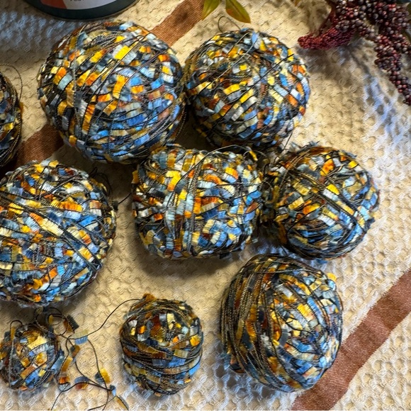 Gold blue flag yarn fingering weight - Picture 4 of 6